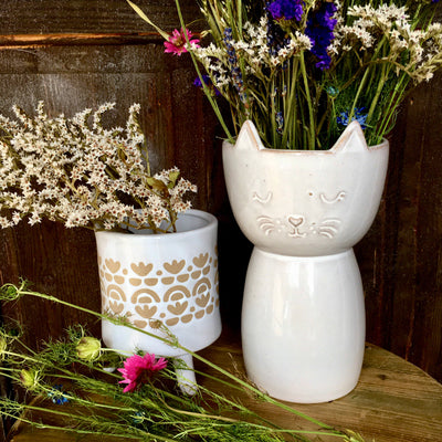Speckled Cat Vase